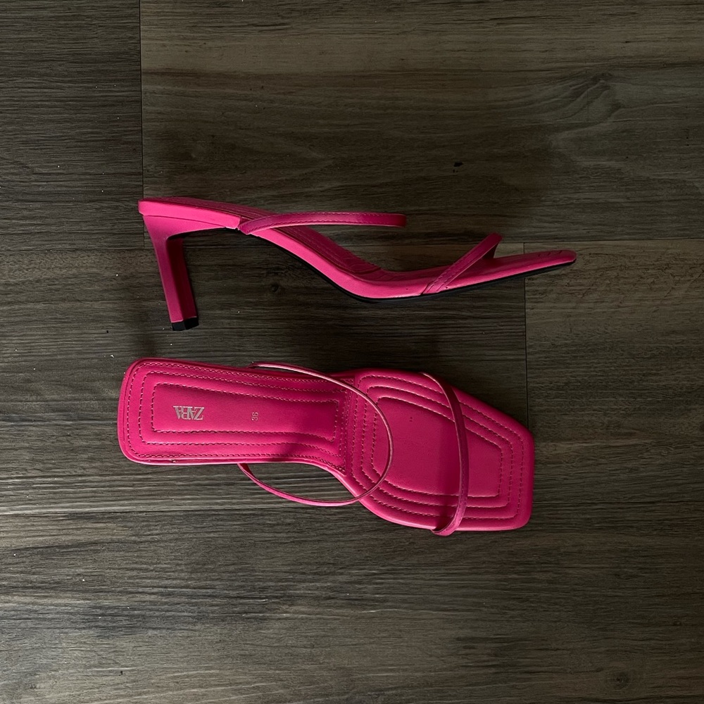 Zara pink heels in size 6✨